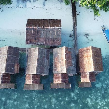 Firdas Bungalows Waisai Exterior foto