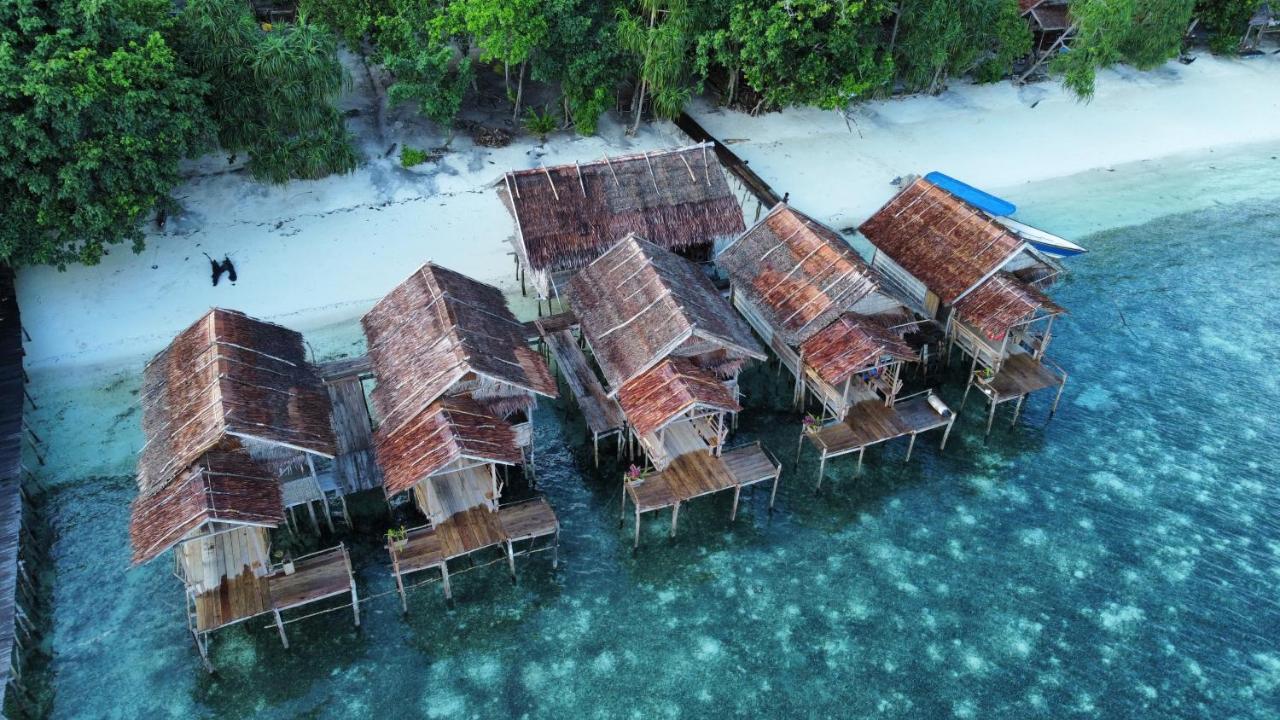 Firdas Bungalows Waisai Exterior foto